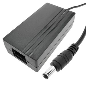 Fuente de alimentación de sobremesa. Adaptador de 220 VAC a 9 V y 5 A
