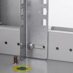 Armario rack mural 19'' 9U 600x450x506 mm de pared SOHORack de RackMatic de color blanco RAL 9035 - WR41300 - 05