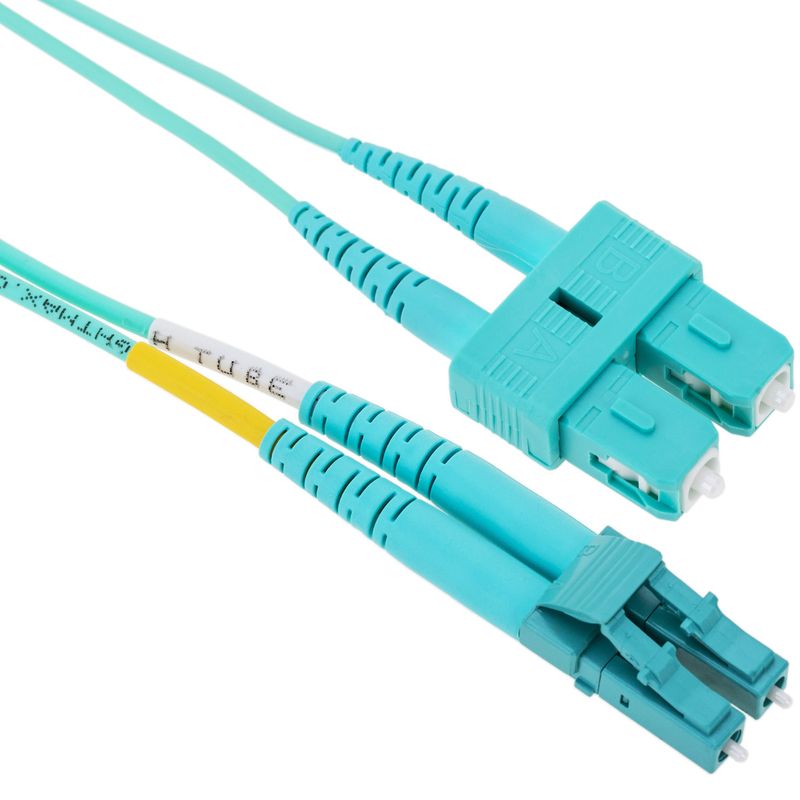 Cable OM3 de fibra óptica LC a SC multimodo duplex 50/125 de 10m - FY08700 - 01